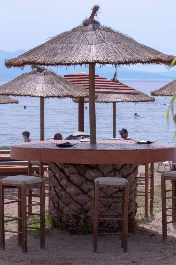 Helios: Charming Beach Home Next To Crystal Waters Néa Mákri المظهر الخارجي الصورة