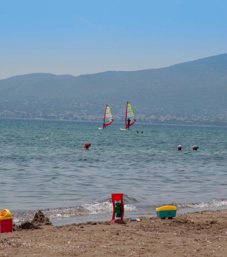 Helios: Charming Beach Home Next To Crystal Waters Néa Mákri المظهر الخارجي الصورة