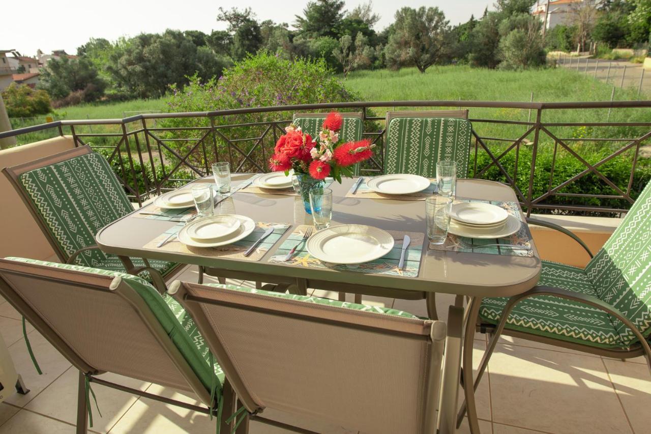 Helios: Charming Beach Home Next To Crystal Waters Néa Mákri المظهر الخارجي الصورة